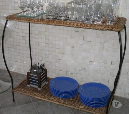 Móveis - Camas - Cadeiras - images_alt_text Aparador em Junco com Vidro sobre a base superior e Junco