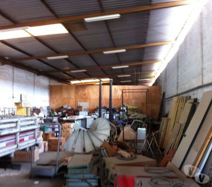 Alguel Sala Comercial - Fotos para Galpão no São Francisco com 605m2