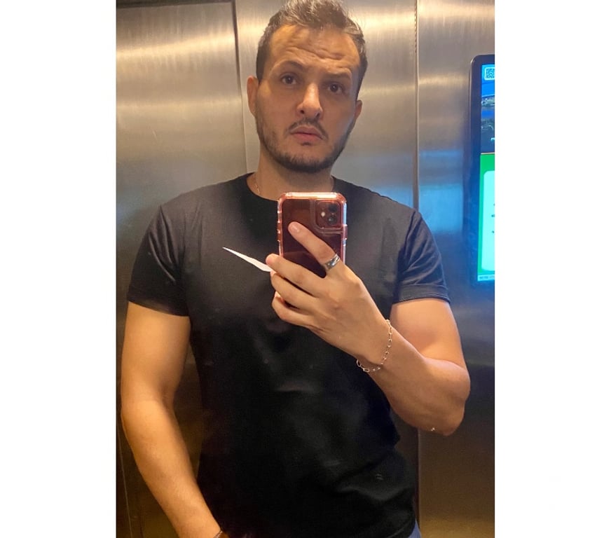 Acompanhantes masculinos Rio de Janeiro RJ Jacarepaguá - Fotos para Com local Massagem Tântrica Naturista e finalização