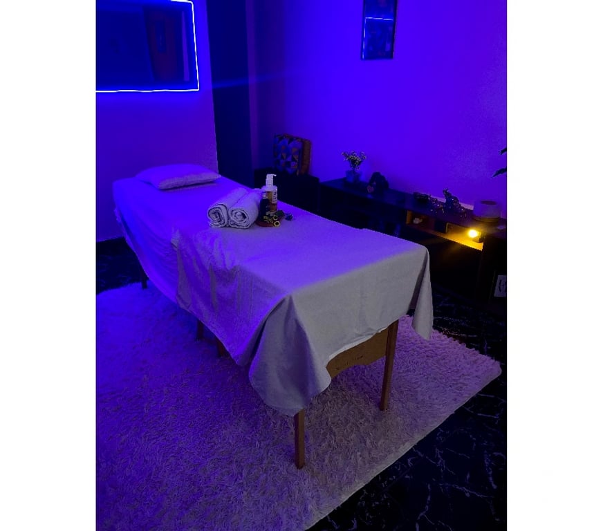 Acompanhantes masculinos Rio de Janeiro RJ Jacarepaguá - Fotos para Com local Massagem Tântrica Naturista e finalização