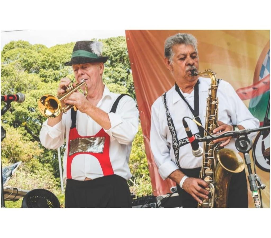 Artistas - Músicos Grande Sao Paulo SP Mairiporã - Fotos para BANDA ALEMÃ CHUCRUTS de S.P.- 011 970477504