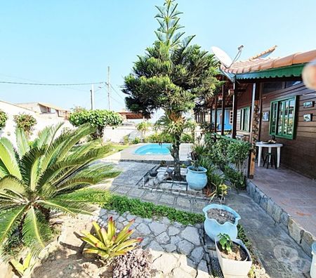 Apartamentos a venda Marica RJ - Fotos para Baixou Valor! Imóvel de Madeira,3 Qts,Piscina e Anexo.