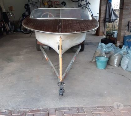 Lanchas - Barcos - Veleiros - Fotos para Barco lancha de 6,5 m c motor de 50 hp ano 1968