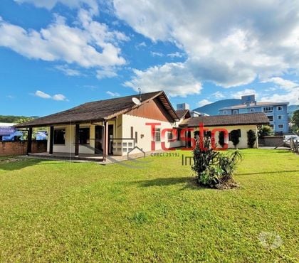 Casas para vender - Fotos para Casa 03 quartos (suíte) + piscina. Centro - PomerodeSC