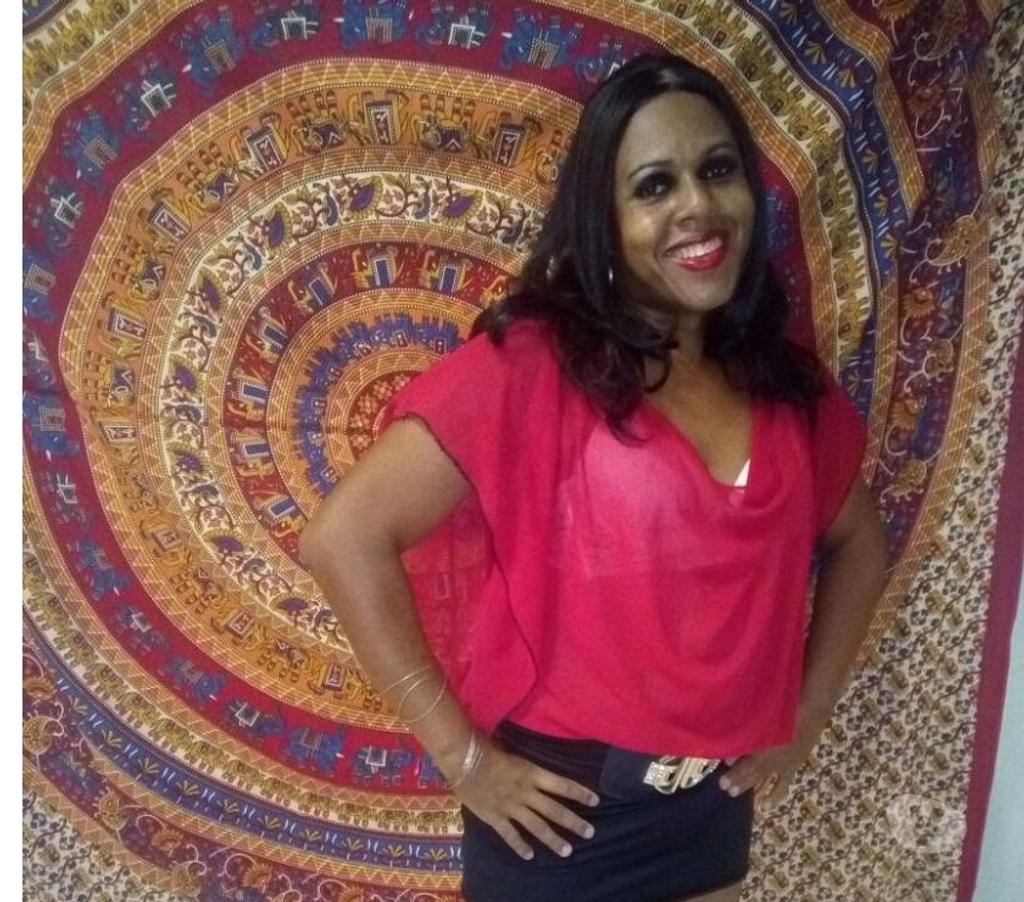 Acompanhantes masculinos Sao Vicente SP - Fotos para Manuella travesti mulata centro de S.V massagem, ATV e pass.