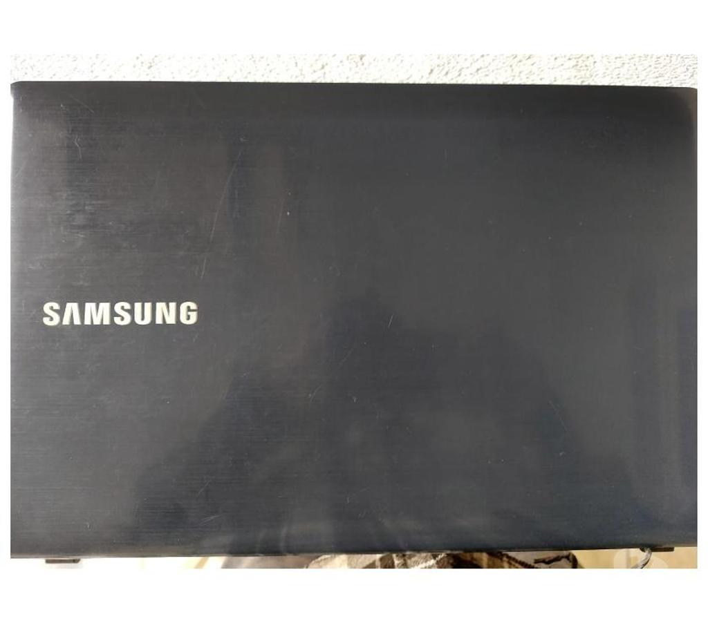 Computador Praia Grande SP - Fotos para Tampa da Tela Preta Azulada 270E5K - Completa