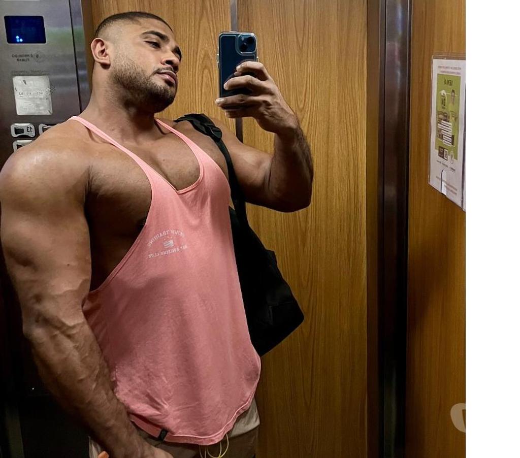 Acompanhantes masculinos Sao Paulo SP Mooca - Fotos para Léo Digant - Massoterapeuta