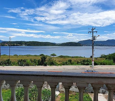 Apartamentos a venda Marica RJ - Fotos para Casa cMezanino, Varandas, com Vista da praia e lagoa, 3 Qt.