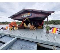 Flutuante a venda na Marina do Davi