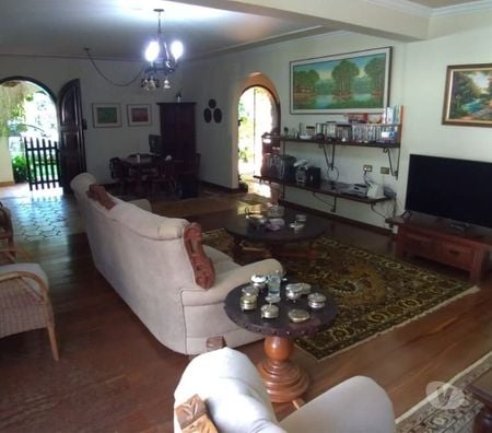 Fazendas - Sitios à venda Tatui SP - Fotos para Espetacular Sítio.Porteira Fechada c 6 Alqueires.Maravilha!