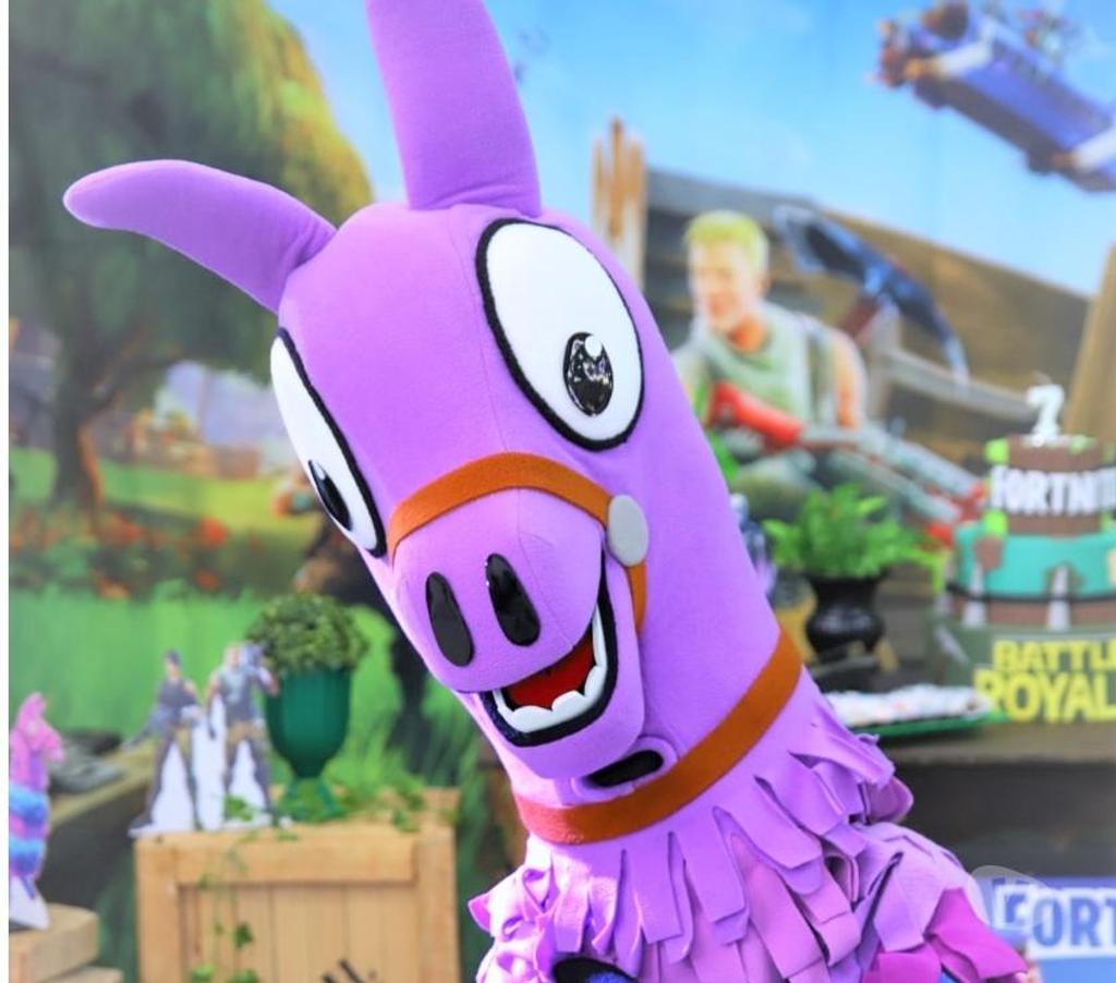 Serviços para eventos Sao Paulo SP Tatuapé - Fotos para DJ Marshmallow cover personagens vivos festa fortinite