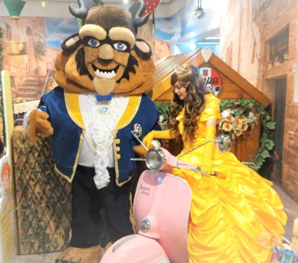 Serviços para eventos Sao Paulo SP Mooca - Fotos para Princesa Bela e Fera cover personagens vivos