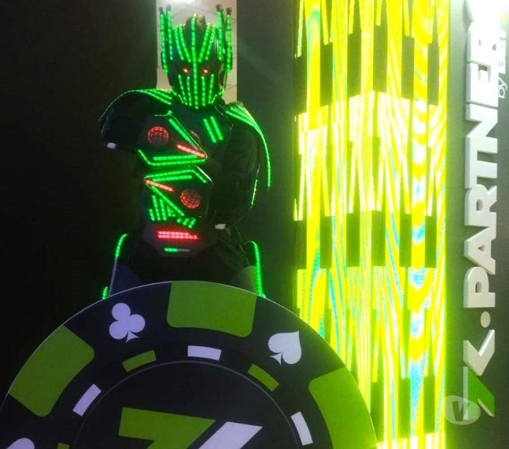 Serviços para eventos Sao Paulo SP Mooca - Fotos para Robozao led robo casamento festa comercio escola eventos