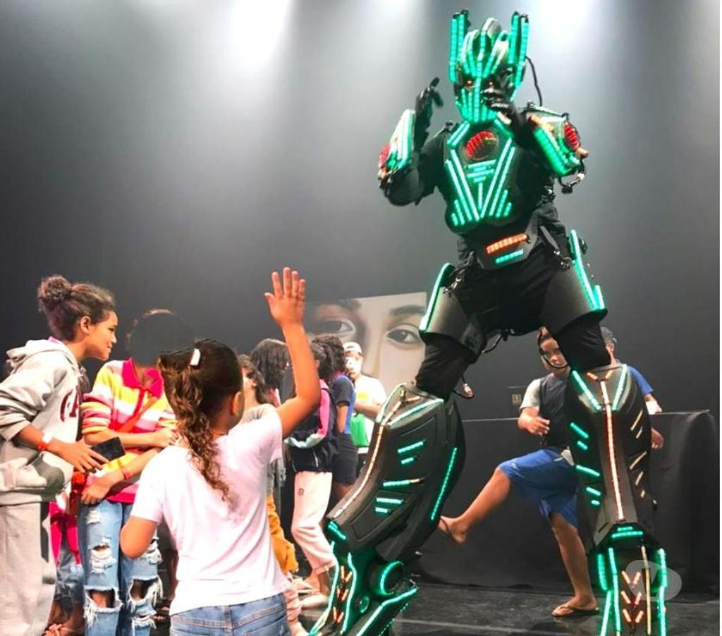 Serviços para eventos Sao Paulo SP Mooca - Fotos para Robozao led robo casamento festa comercio escola eventos