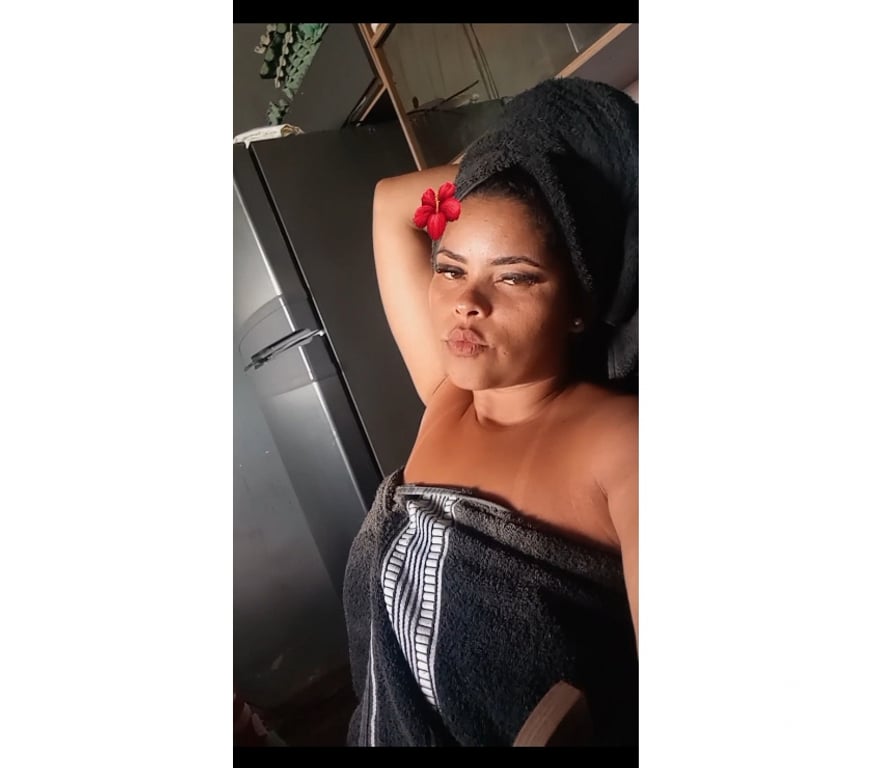 Garotas de programa Mage RJ - Fotos para Maitê Massagem Relaxante corporal