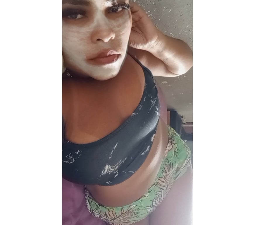 Garotas de programa Mage RJ - Fotos para Maitê Massagem Relaxante corporal