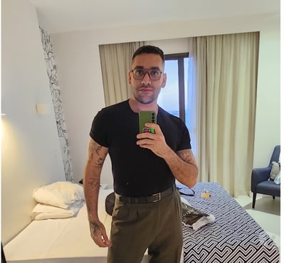 Acompanhantes masculinos Asa Norte Brasilia DF - Fotos para Massoterapeuta: Massagem, depilação com maquina.