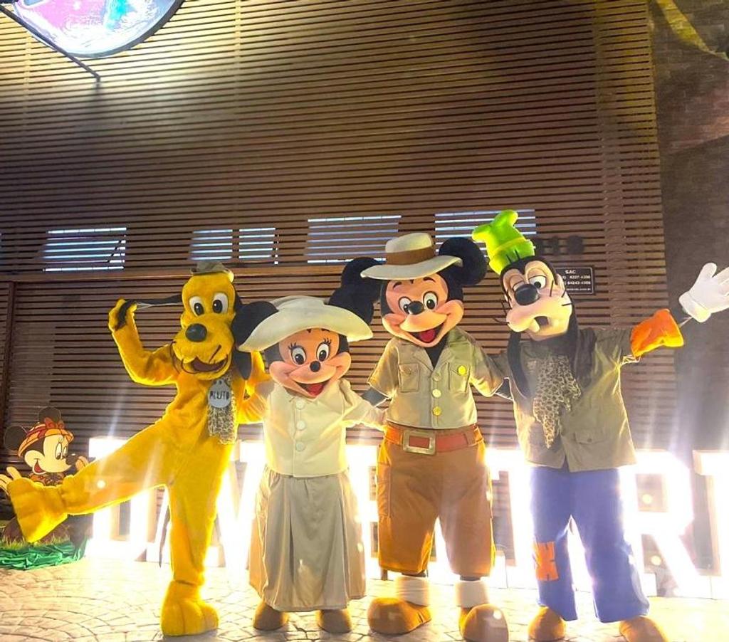 Serviços para eventos Sao Paulo SP Itaquera - Fotos para Turma Mickey Safari cover personagens vivos Minnie