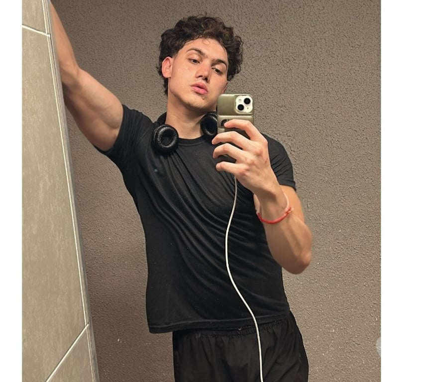 Acompanhantes masculinos Sao Paulo SP Lapa Sao Paulo SP - Fotos para Loiro, alto, malhado, discreto