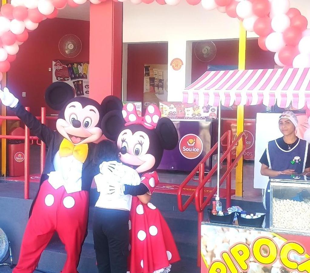 Serviços para eventos Sao Paulo SP Mooca - Fotos para Porta Loja Animação personagens vivos cover inauguração