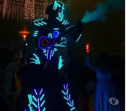 Serviços para Eventos Itaquera Sao Paulo SP - Fotos para Animação de 15 anos debutante robo e lá casa papel cover