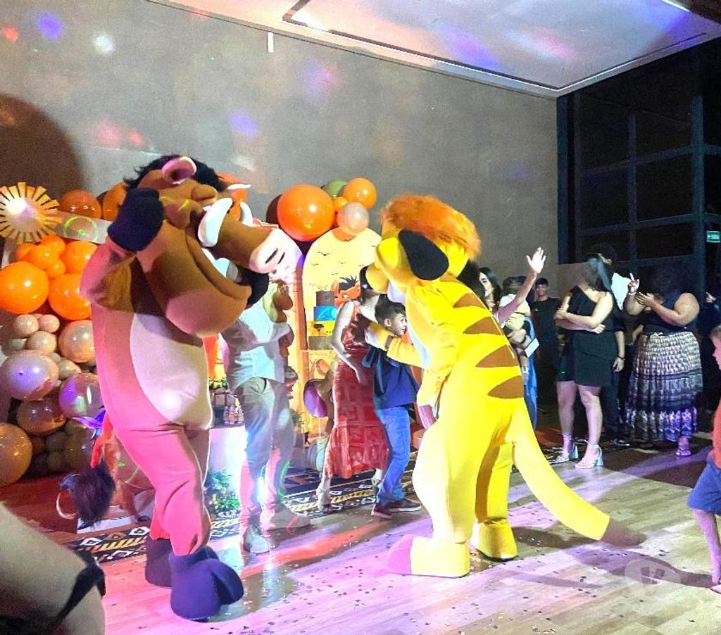 Serviços para eventos Sao Paulo SP Mooca - Fotos para Pumba Rei Leão Timão personagens vivos Hakuna Matata