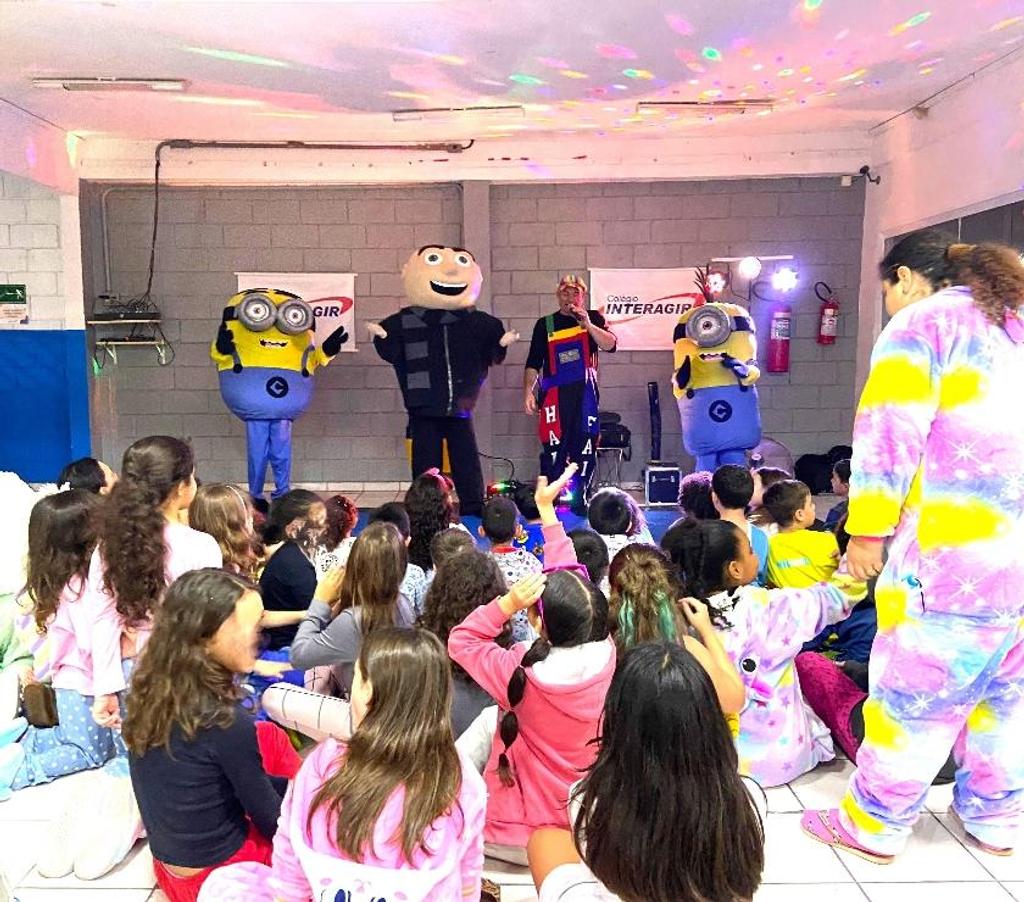 Serviços para eventos Sao Paulo SP Tatuapé - Fotos para Personagens vivos Minions cover Escola animação