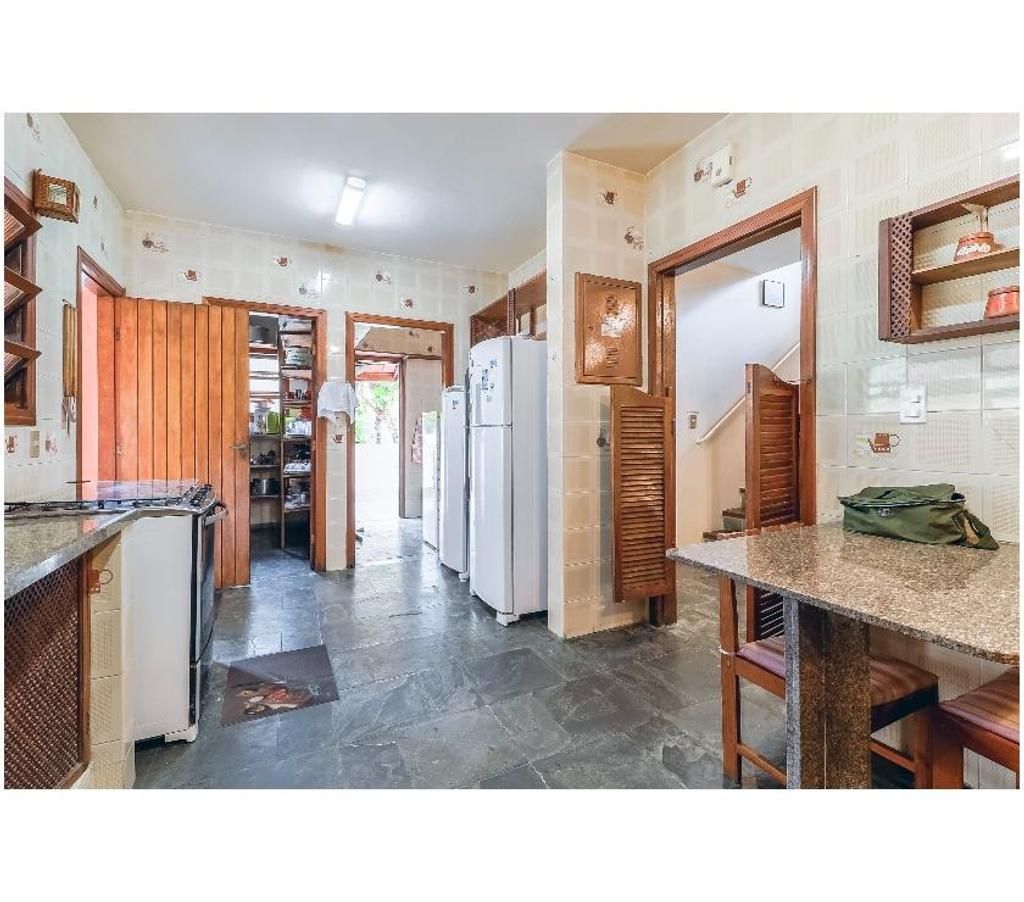 Apartamentos a venda Sao Sebastiao SP - Fotos para Casa com 4 quartos a 50 metros da areia na praia de Guaecá