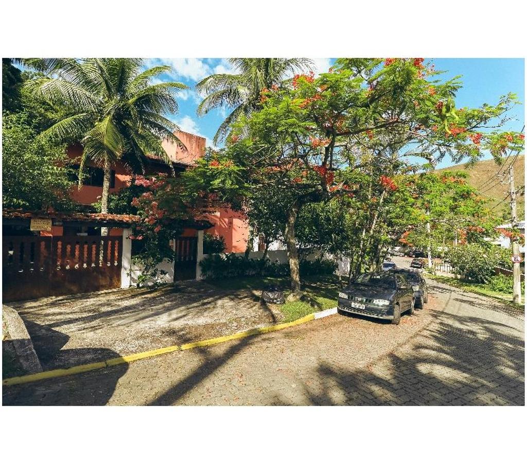 Apartamentos a venda Sao Sebastiao SP - Fotos para Casa com 4 quartos a 50 metros da areia na praia de Guaecá