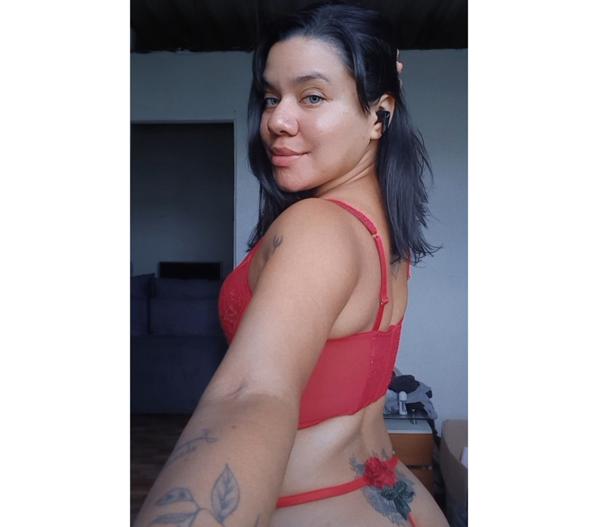 Garotas de programa Igarassu PE - Fotos para Bucetão enorme e super apertadinha!!