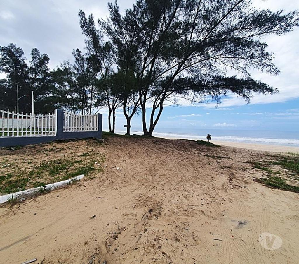 Empreendimentos imóveis Marica RJ - Fotos para Propriedade com Arquitetura Diferenciada na Quadra da Praia.