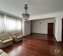 Apartamento com 2 suítes e 2 demi suítes, no centro.