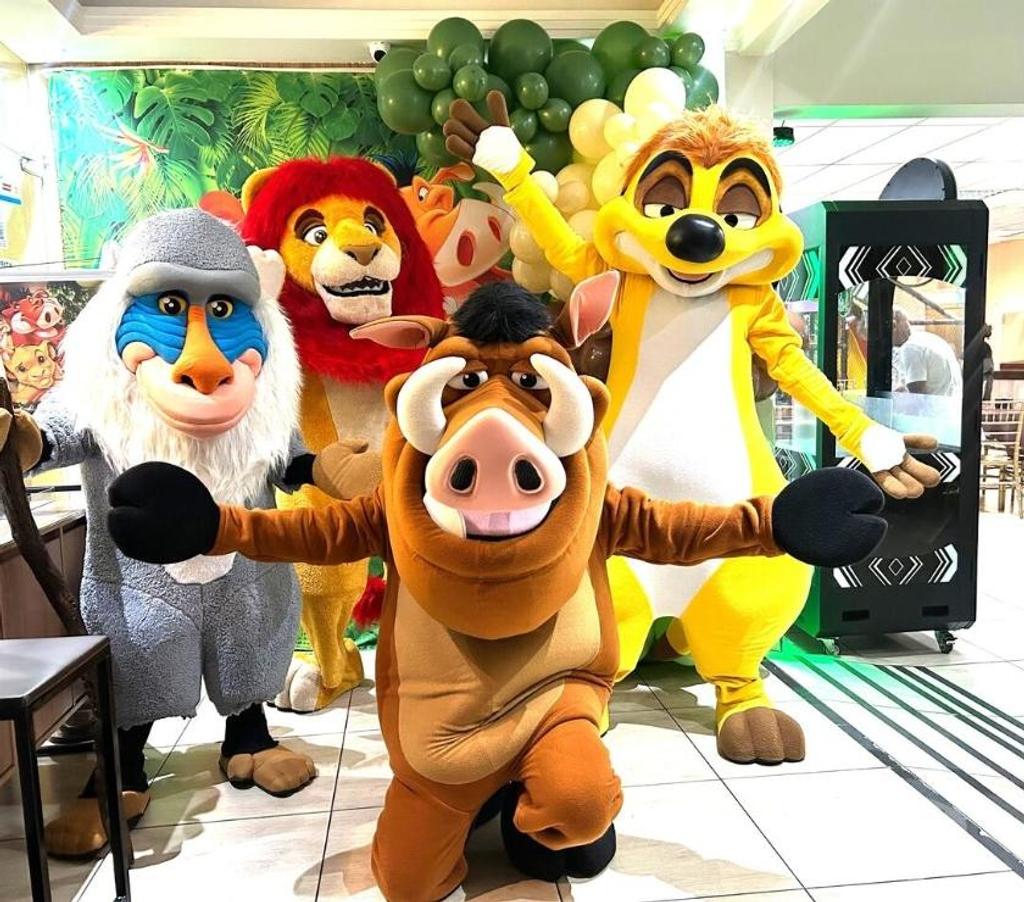 Serviços para eventos Sao Paulo SP Casa Verde - Fotos para Simba Rei Leão Timão Pumba personagens vivos