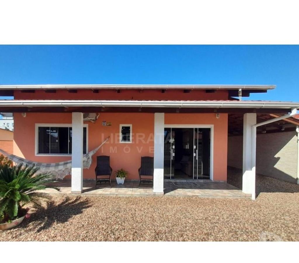 Apartamentos a venda Navegantes SC - Fotos para Casa a venda na Meia Praia, Navegantes, SC