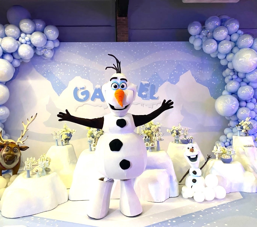 Serviços para eventos Sao Paulo SP Itaquera - Fotos para Olaf personagem vivo cover festa frozen