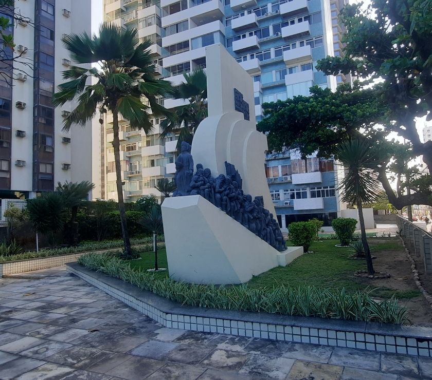 Apartamentos a venda Recife PE - images_alt_text Vendo apto na Av Boa Viagem. Edf Portugal. 204m2