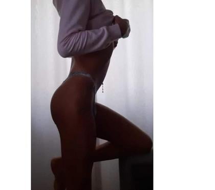 Encontros Casuais - Fotos para Busco amizade colorida tenho 26 anos