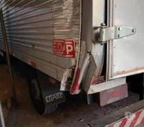 Reformas e consertos em baú de caminhão (11) 963630567