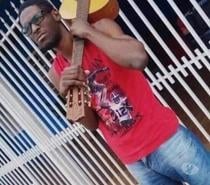 Título anucio procura uma namorada