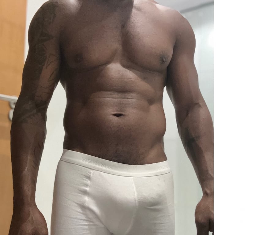 Acompanhantes masculinos Rio de Janeiro RJ Lapa Rio de Janeiro RJ - Fotos para PRETINHO DOTADO COM UMA PICA DE 23CM GROSSA