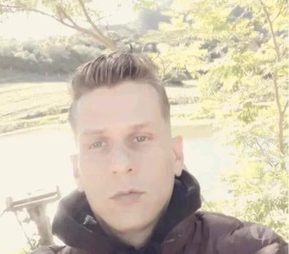 Homem procura Homem - Fotos para Viver nossa vida como se fosse último dia