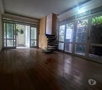Vendo casa na encruzilhada com 4 quartos e 4 vagas