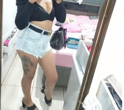 Garotas de programa - Fotos para Moreninha assanhada cheia de Tezão