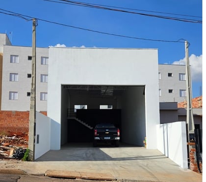 Aluguel Loja - Fotos para Alugo Galpão bairro Alto da Sta Cruz, Tatui, SP