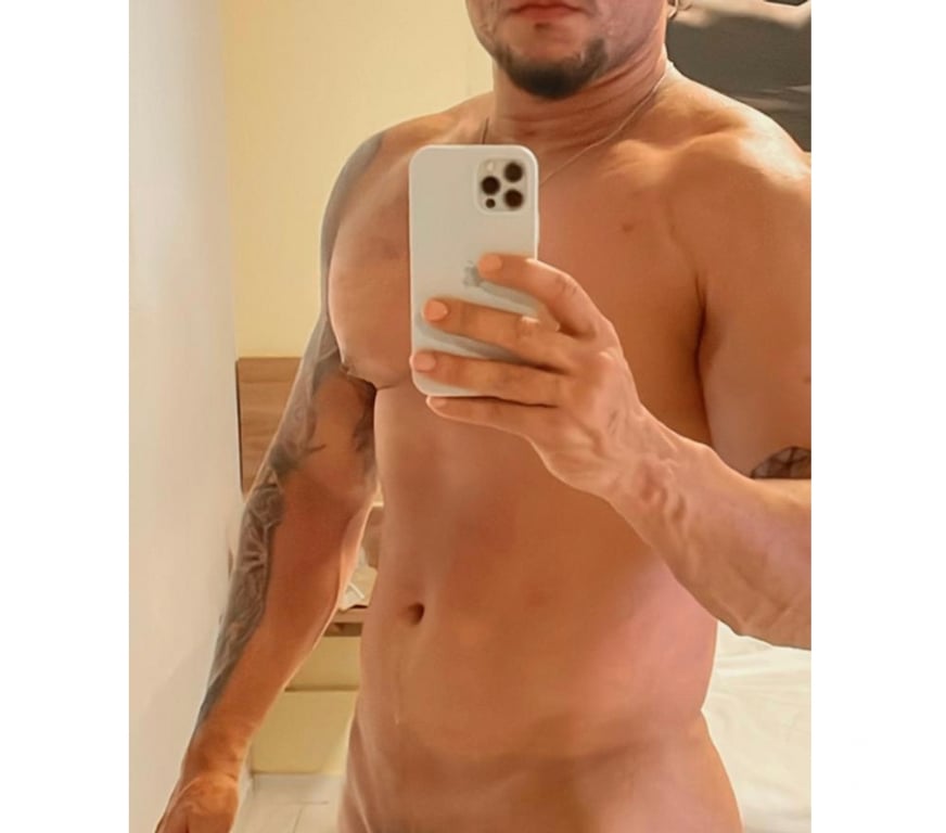 Acompanhantes masculinos Salvador BA Amaralina - Fotos para Massagem Relaxante Sensual e tântrica