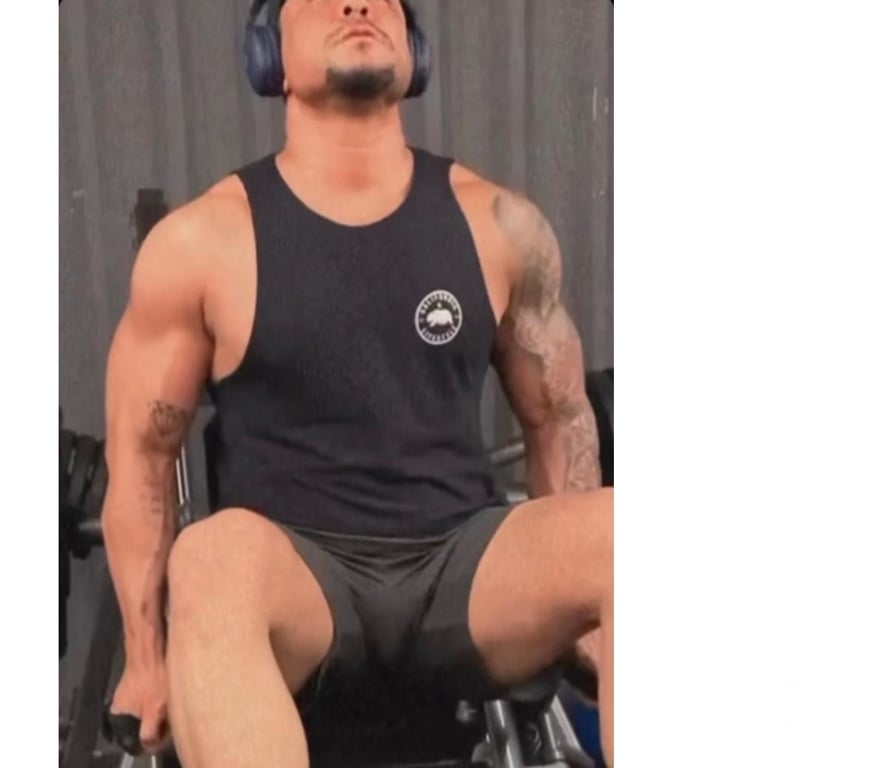 Acompanhantes masculinos Salvador BA Amaralina - Fotos para Massagem Relaxante Sensual e tântrica