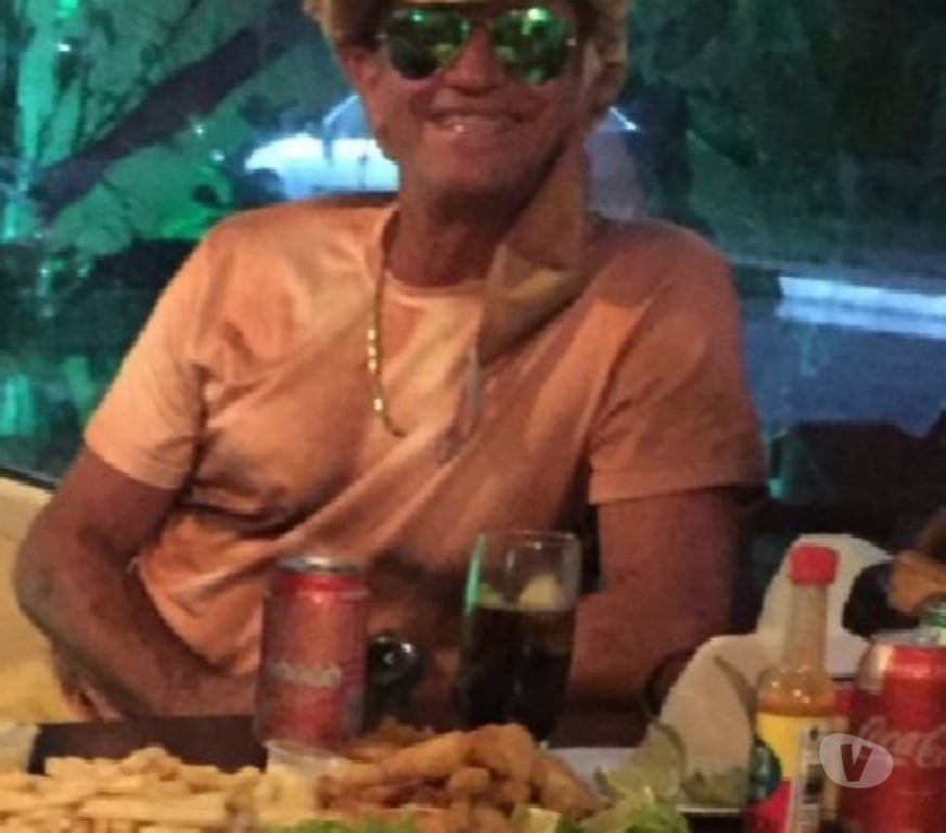 Homem procura Mulher Curitiba PR Santa Felicidade - Fotos para Coroa bem sucedido procura uma menina