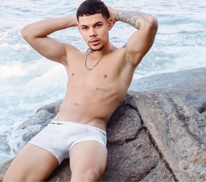 Acompanhantes masculinos Santos SP - images_alt_text Roger da baixada 20cm