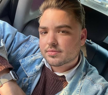 Sexo gay - images_alt_text Me separei recentemente