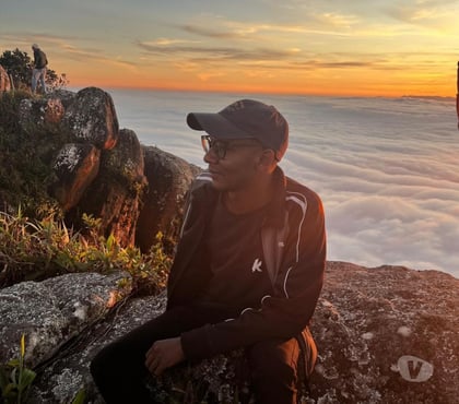 Homem procura homem - images_alt_text S. Costa. Bahia